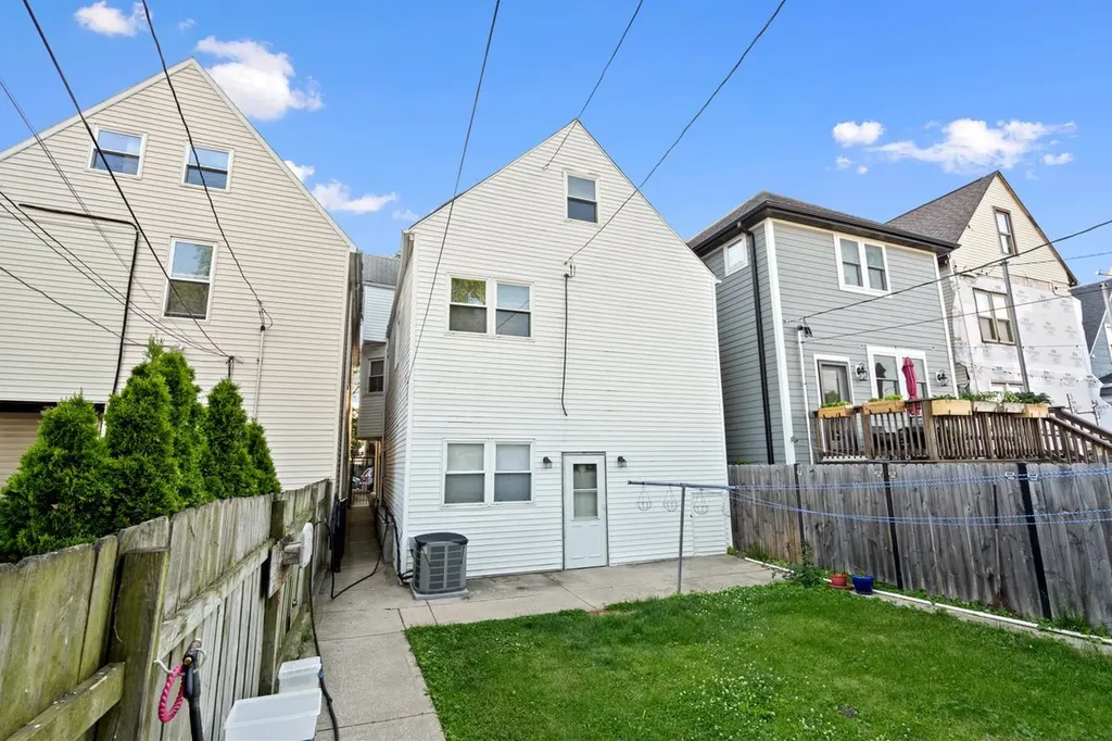 4019 North Bernard Street Chicago IL 60618