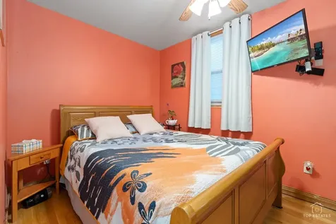 4019 North Bernard Street Chicago IL 60618