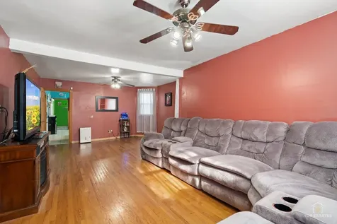 4019 North Bernard Street Chicago IL 60618