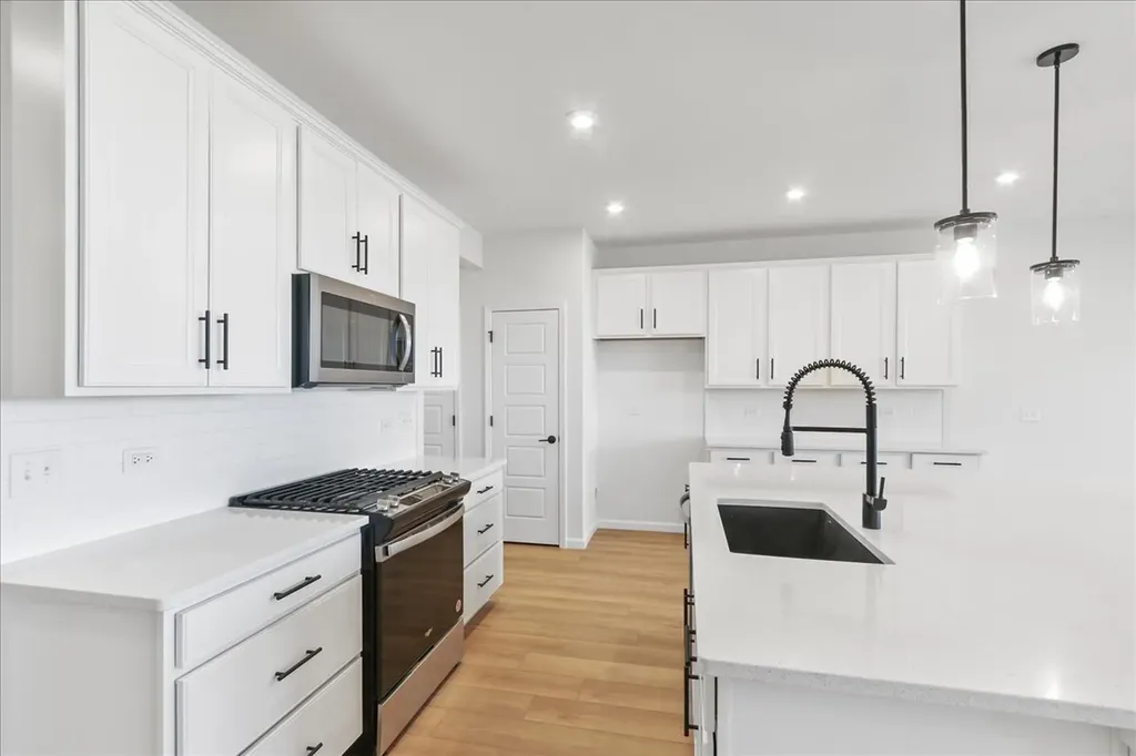 728 Switchgrass Way Bolingbrook IL 60490