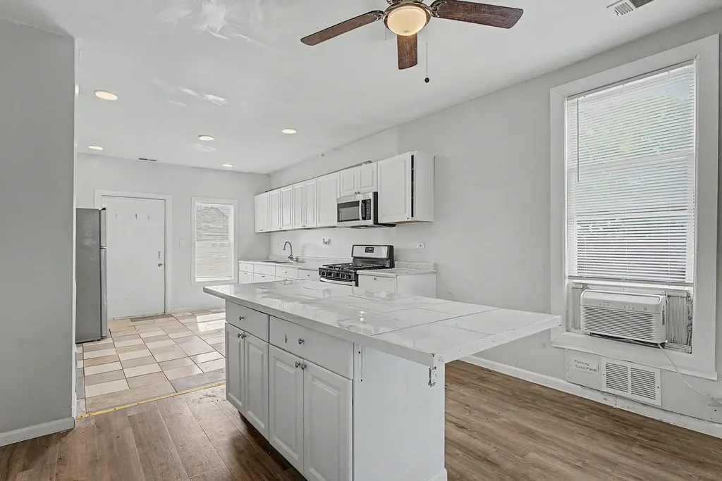 5237 South Princeton Avenue Chicago IL 60609