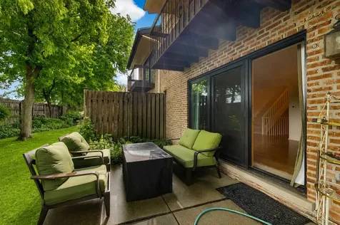 1828 Wildberry Drive Glenview IL 60025