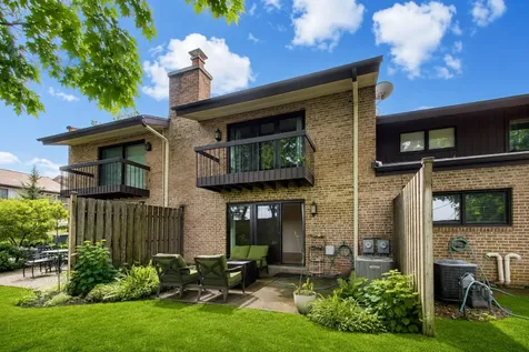 1828 Wildberry Drive Glenview IL 60025