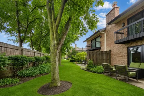 1828 Wildberry Drive Glenview IL 60025