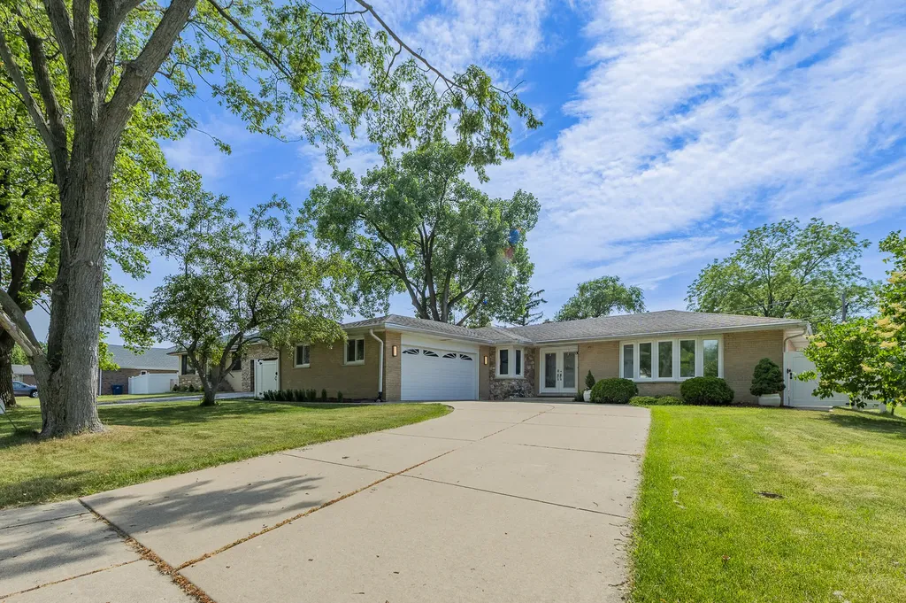 8736 South 80th Court Hickory Hills IL 60457