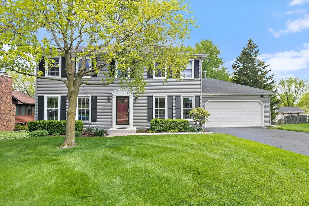 18 Jennifer Lane Dekalb IL 60115