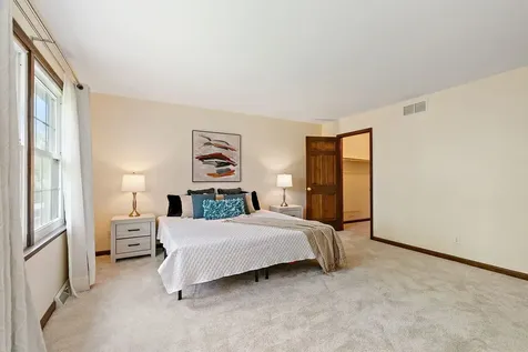 18 Jennifer Lane Dekalb IL 60115
