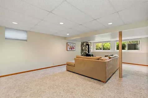 18 Jennifer Lane Dekalb IL 60115