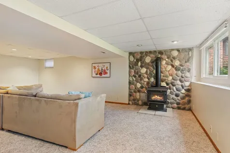 18 Jennifer Lane Dekalb IL 60115