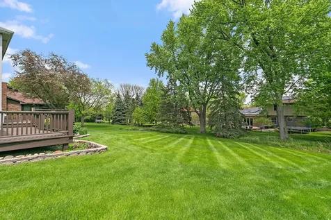 18 Jennifer Lane Dekalb IL 60115