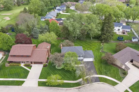 18 Jennifer Lane Dekalb IL 60115