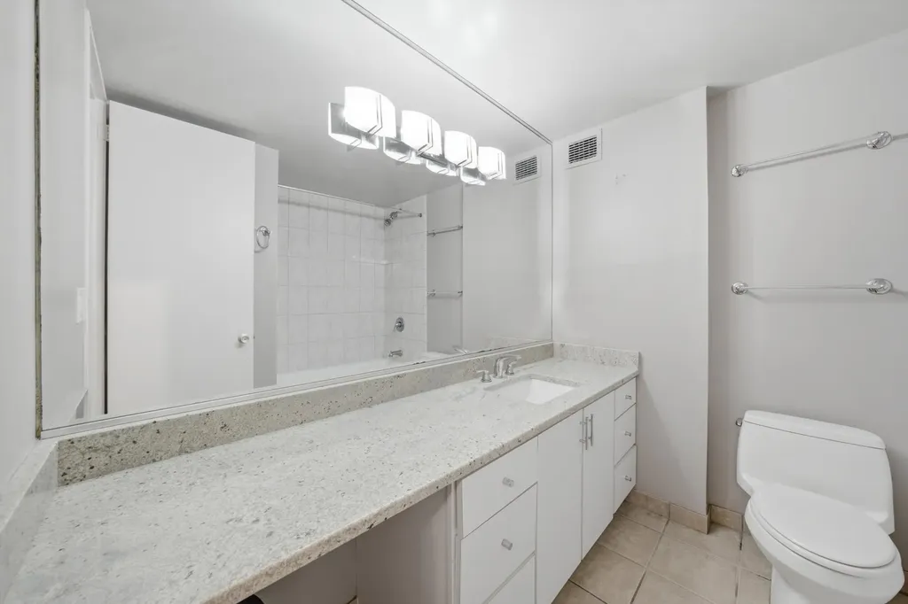 233 East Erie Street Chicago IL 60611