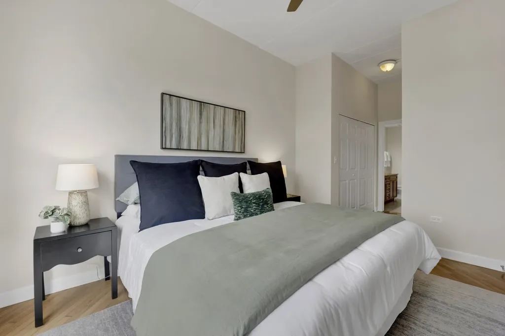 3125 West Fullerton Avenue Chicago IL 60647