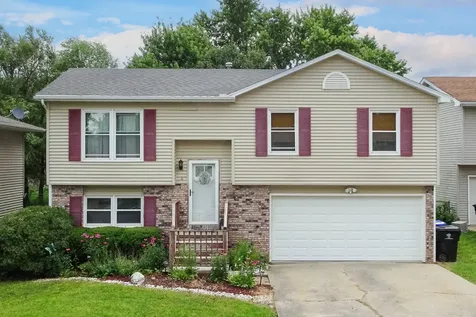 4 Moonstone Court Bloomington IL 61704