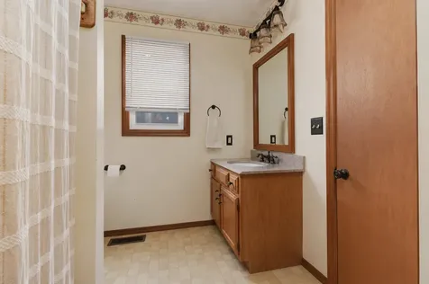 4 Moonstone Court Bloomington IL 61704
