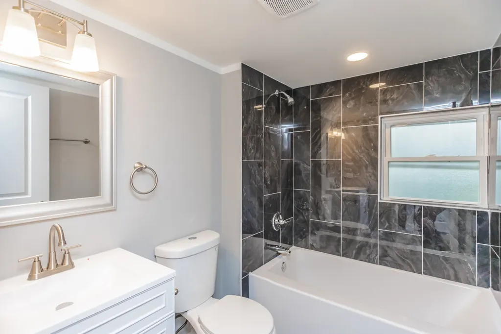 8419 South Morgan Street Chicago IL 60620