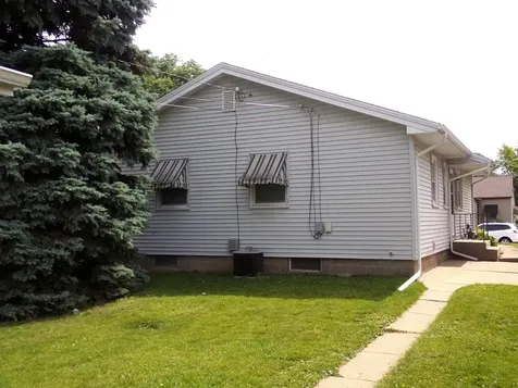 2224 15 1/2 Street Rock Island IL 61201