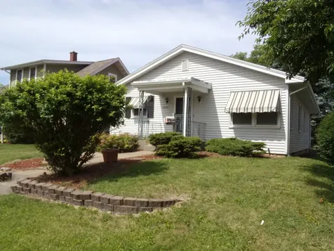 2224 15 1/2 Street Rock Island IL 61201