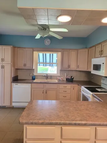 2224 15 1/2 Street Rock Island IL 61201
