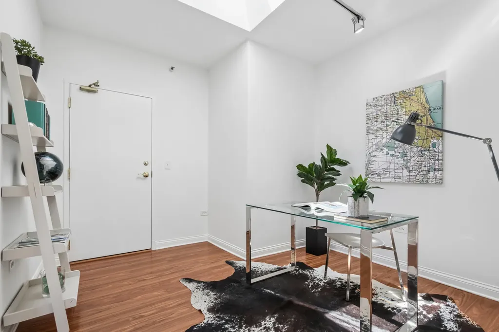 1215 West Gunnison Street Chicago IL 60640