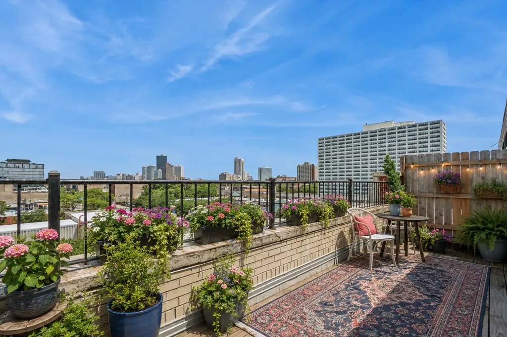 1215 West Gunnison Street Chicago IL 60640