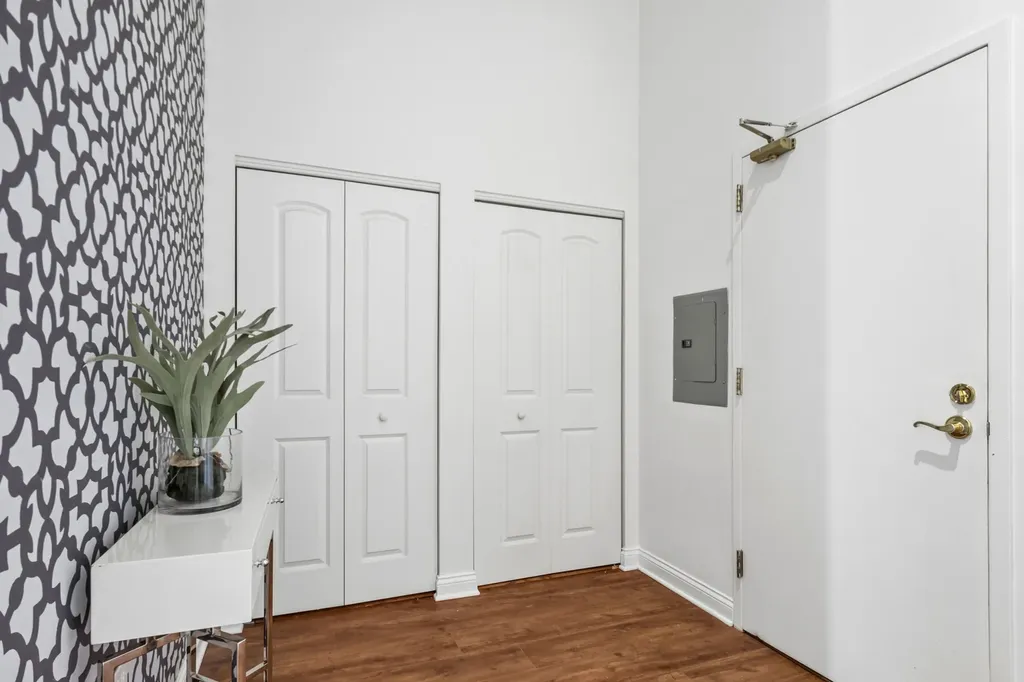 1215 West Gunnison Street Chicago IL 60640