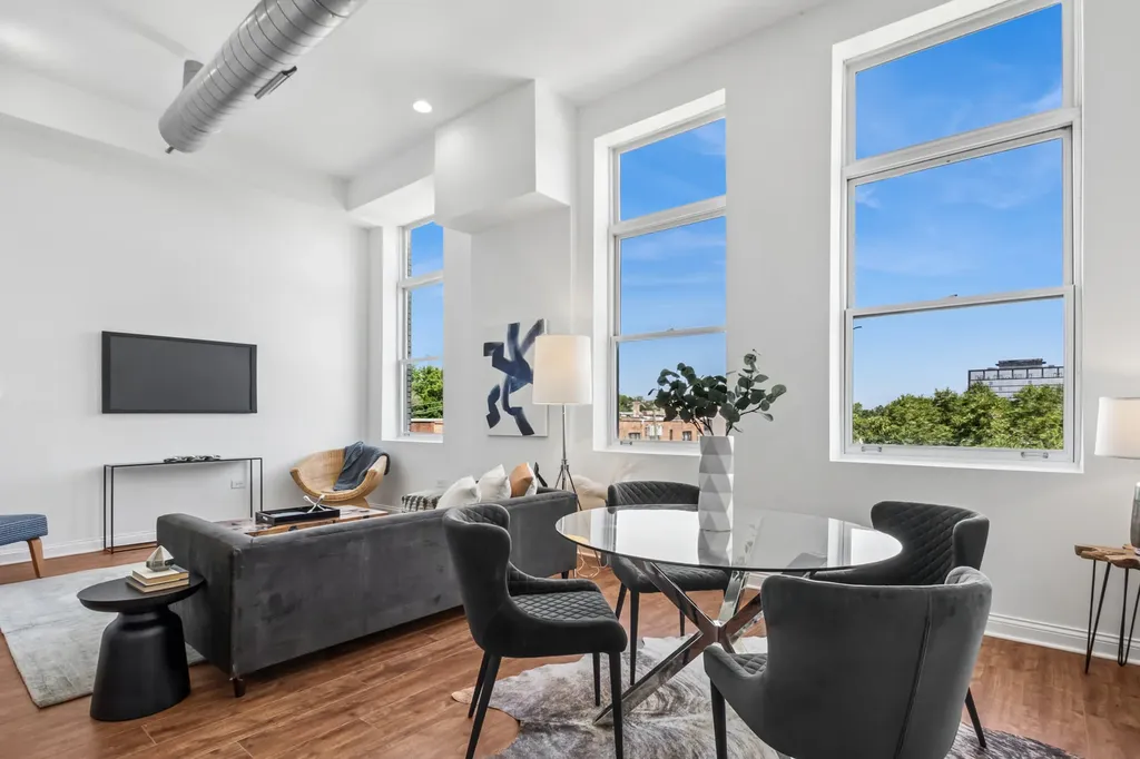 1215 West Gunnison Street Chicago IL 60640