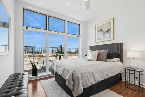 1215 West Gunnison Street Chicago IL 60640