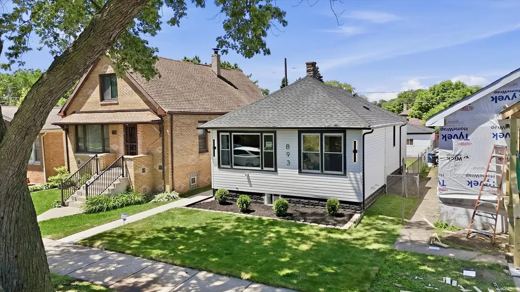 8934 South Euclid Avenue Chicago IL 60617