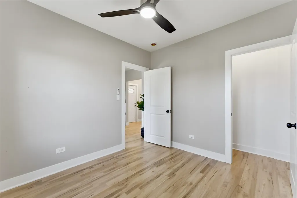 8934 South Euclid Avenue Chicago IL 60617