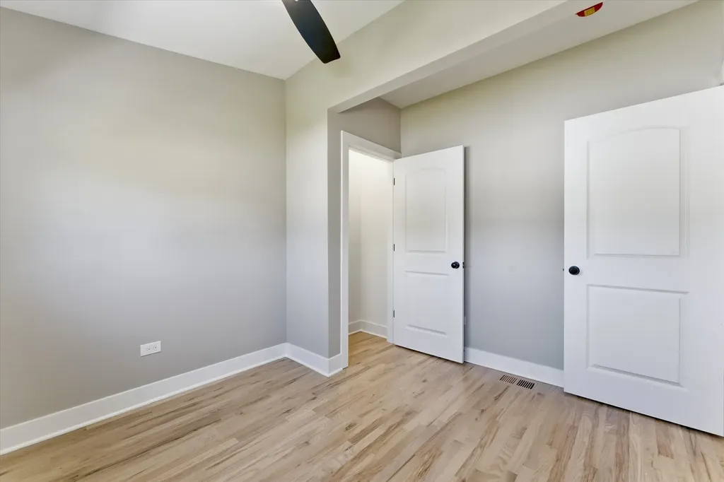 8934 South Euclid Avenue Chicago IL 60617