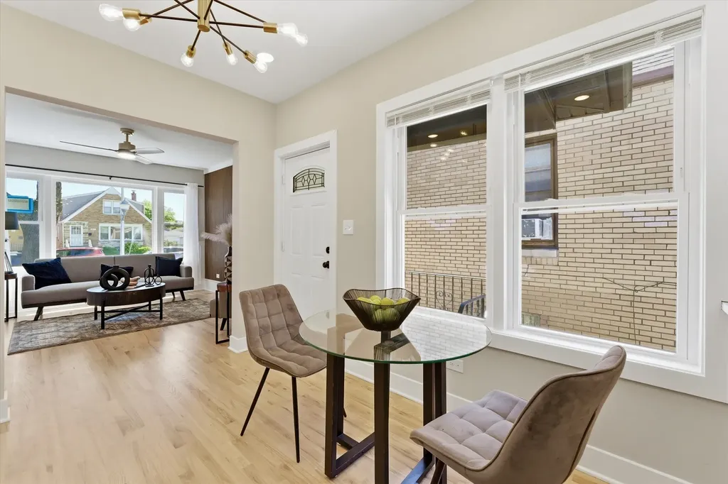 8934 South Euclid Avenue Chicago IL 60617