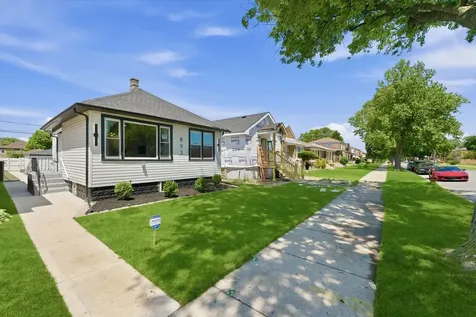 8934 South Euclid Avenue Chicago IL 60617