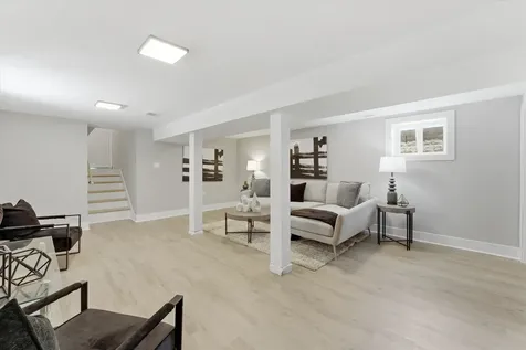 8934 South Euclid Avenue Chicago IL 60617