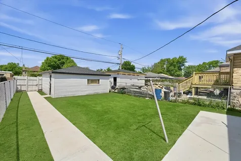 8934 South Euclid Avenue Chicago IL 60617