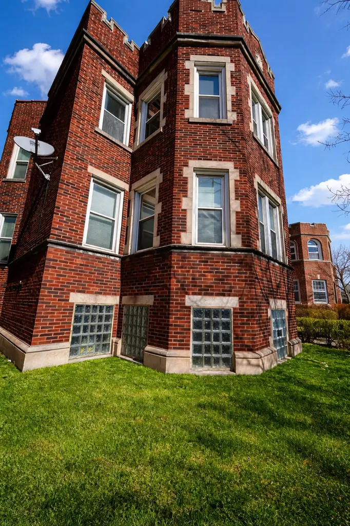1740 West Garfield Boulevard Chicago IL 60609
