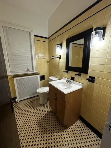 1740 West Garfield Boulevard Chicago IL 60609