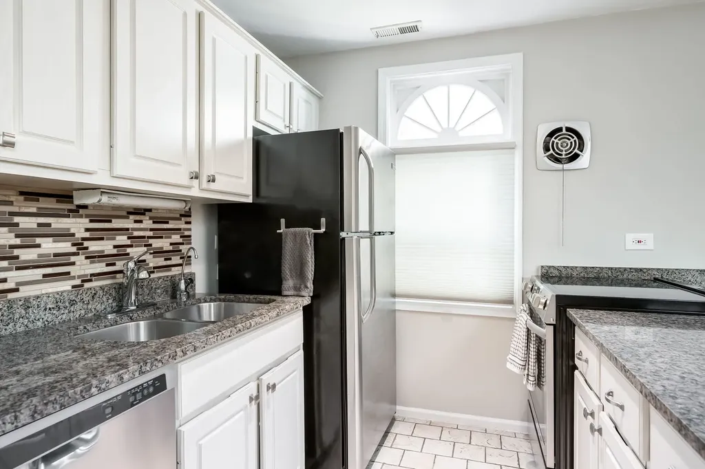1839 North Bissell Street Chicago IL 60614