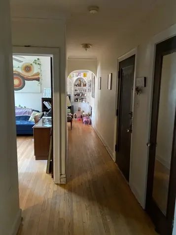 7522 North Hoyne Avenue Chicago IL 60645