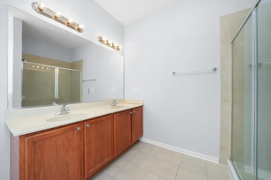 317 East 25th Street Chicago IL 60616