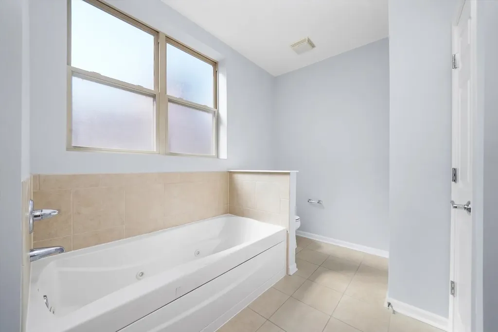 317 East 25th Street Chicago IL 60616