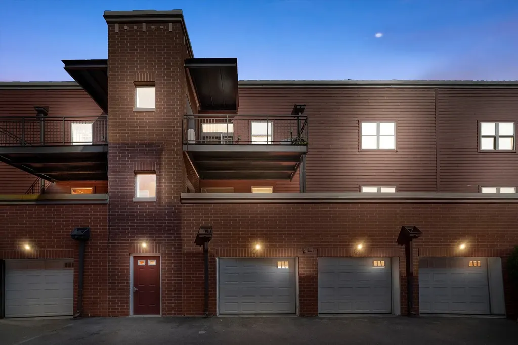 317 East 25th Street Chicago IL 60616