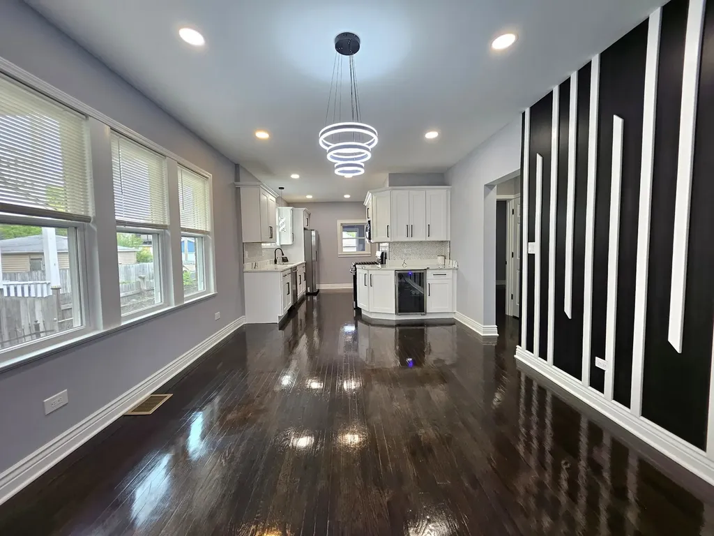 8819 South Carpenter Street Chicago IL 60620