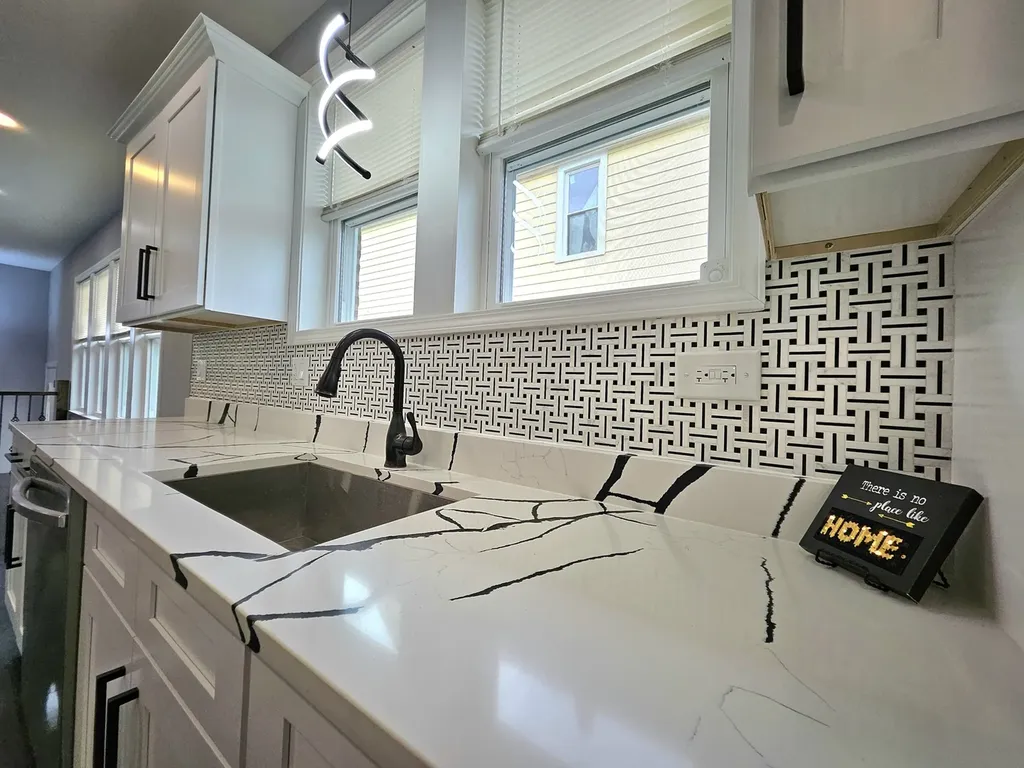 8819 South Carpenter Street Chicago IL 60620