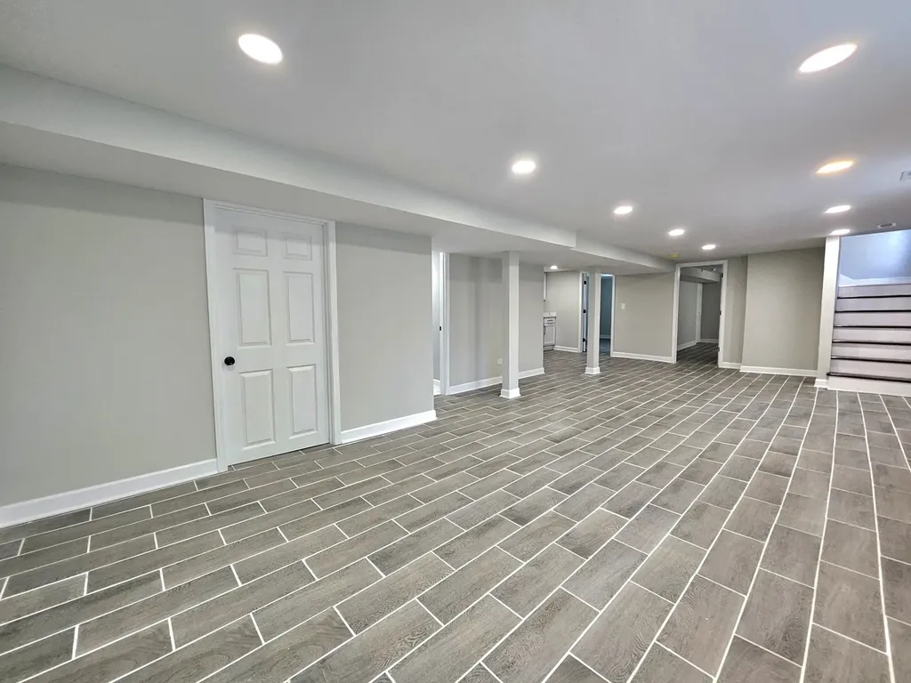 8819 South Carpenter Street Chicago IL 60620