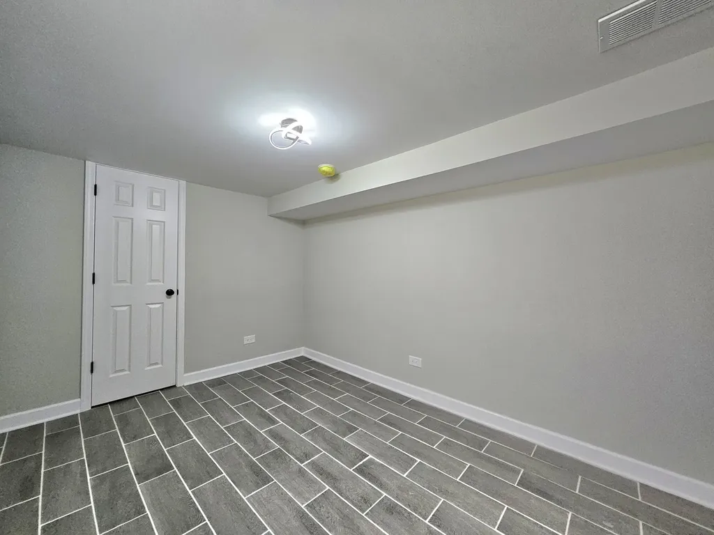 8819 South Carpenter Street Chicago IL 60620