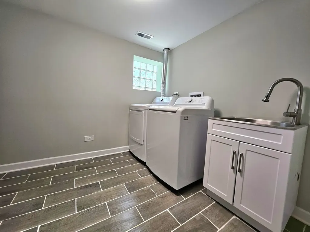 8819 South Carpenter Street Chicago IL 60620
