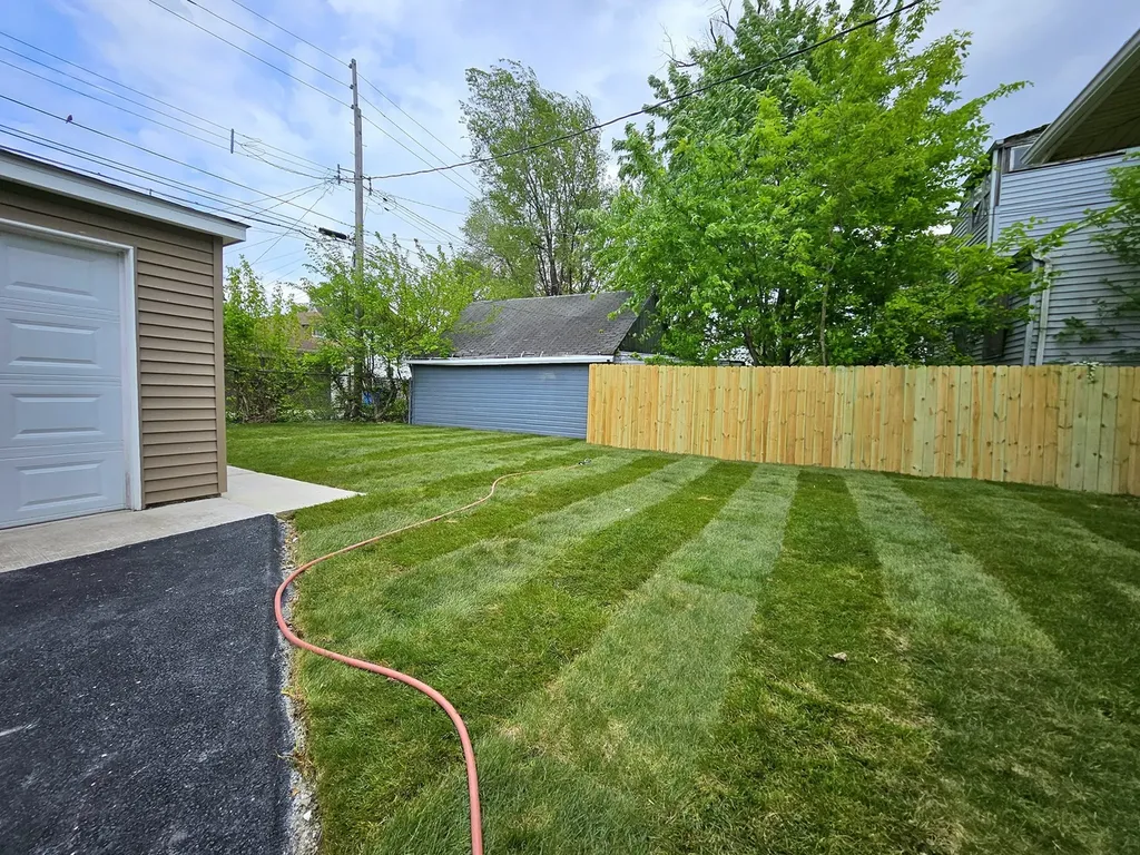 8819 South Carpenter Street Chicago IL 60620
