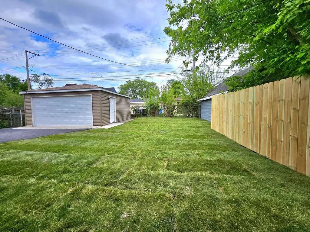 8819 South Carpenter Street Chicago IL 60620