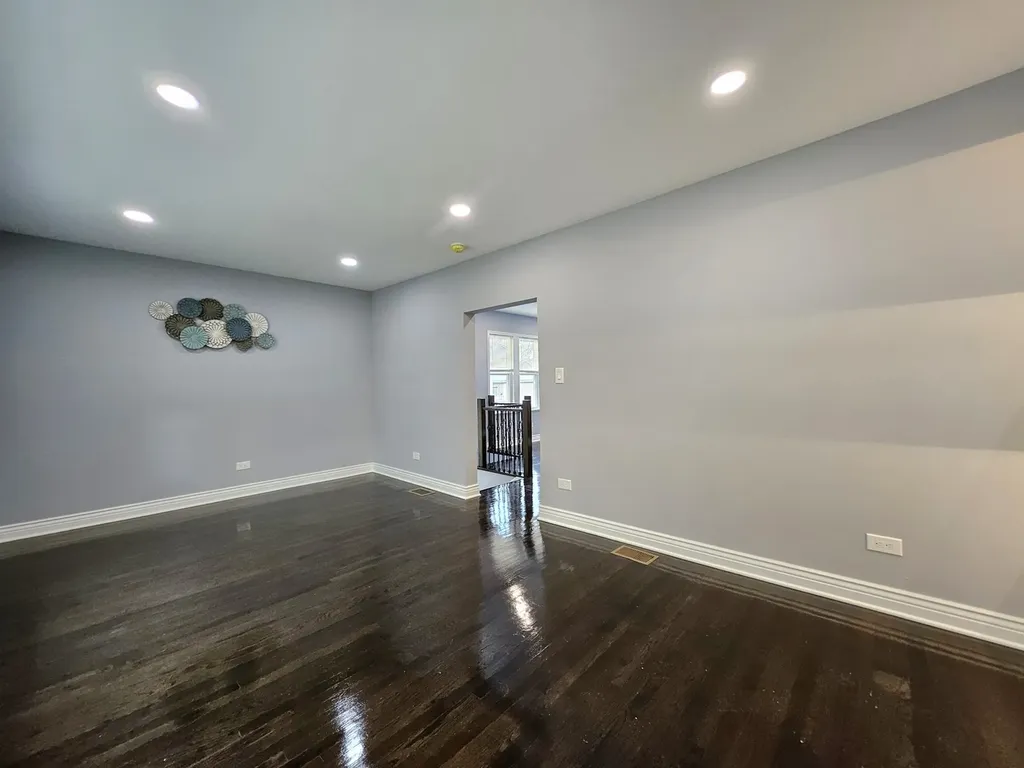 8819 South Carpenter Street Chicago IL 60620